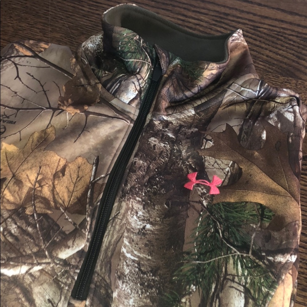 UNDER ARMOUR camo half-zip